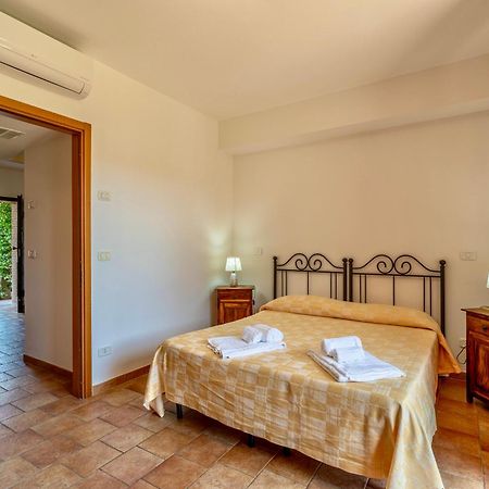 Isa - Residence With Swimming Pool In Sorano, Apartments With Air Conditioning And Private Outdoor Area Экстерьер фото