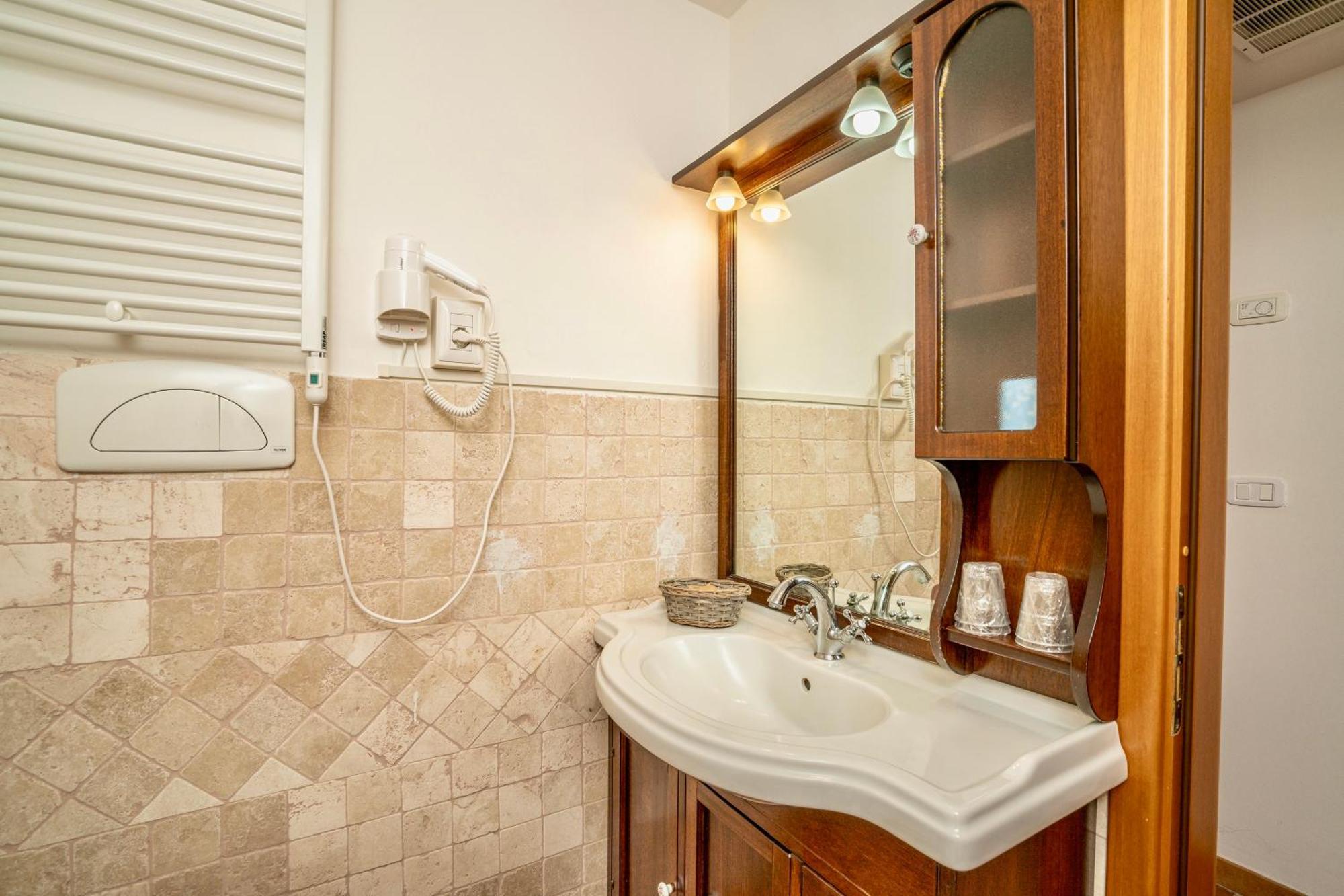 Isa - Residence With Swimming Pool In Sorano, Apartments With Air Conditioning And Private Outdoor Area Экстерьер фото