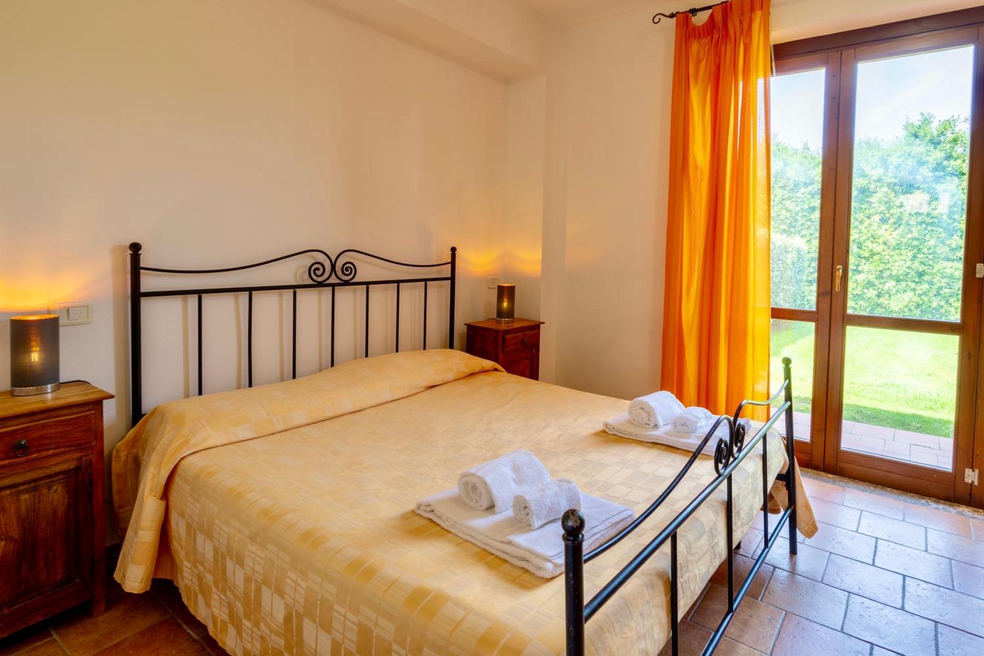 Isa - Residence With Swimming Pool In Sorano, Apartments With Air Conditioning And Private Outdoor Area Экстерьер фото