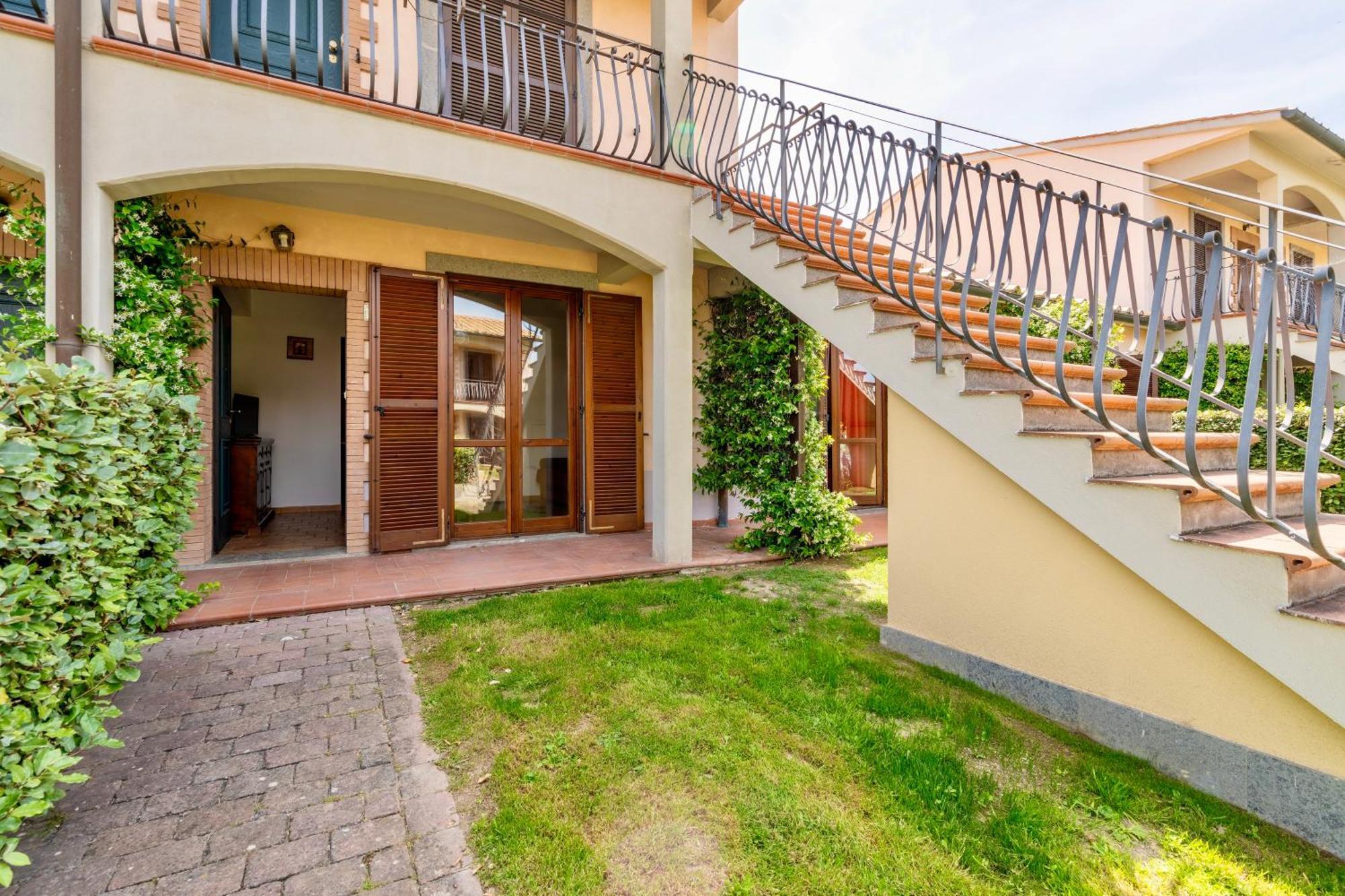 Isa - Residence With Swimming Pool In Sorano, Apartments With Air Conditioning And Private Outdoor Area Экстерьер фото