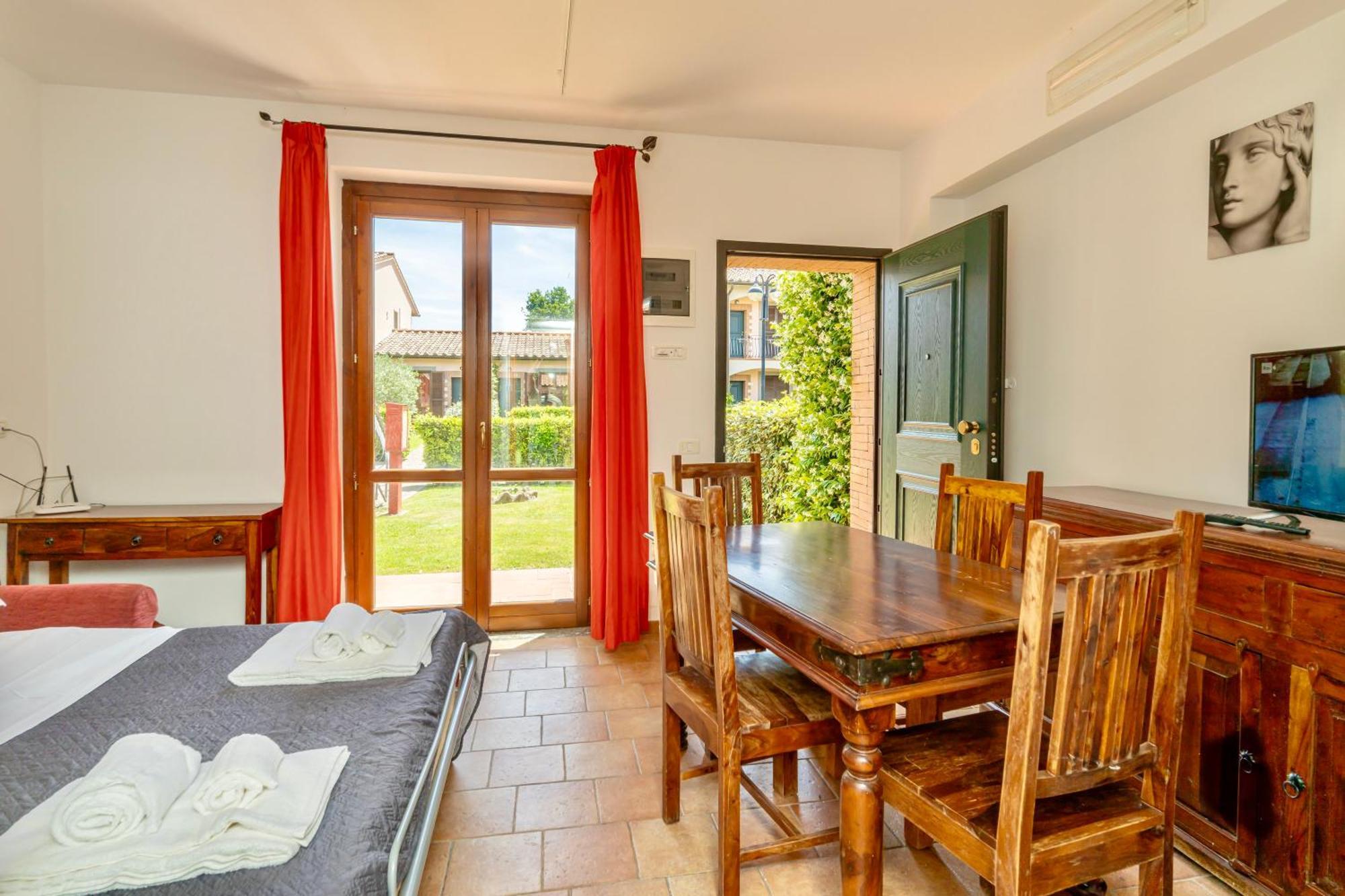 Isa - Residence With Swimming Pool In Sorano, Apartments With Air Conditioning And Private Outdoor Area Экстерьер фото