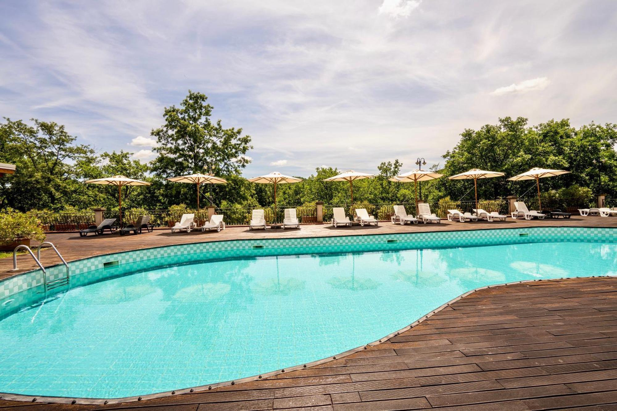 Isa - Residence With Swimming Pool In Sorano, Apartments With Air Conditioning And Private Outdoor Area Экстерьер фото